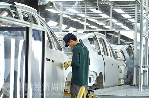 理想汽車“超級(jí)大腦” 驅(qū)動(dòng)智能工廠革命，引領(lǐng)小車銷售新未來